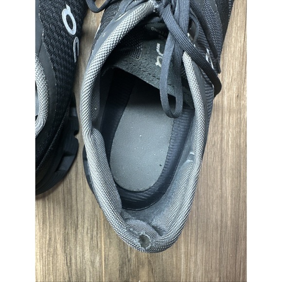 Athletic_Shoes